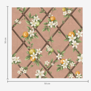 Carta da parati Fiori e agrumi su uno sfondo rosa con un motivo a traliccio