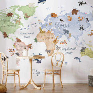 Carta da parati Una mappa a colori in stile acquerello con immagini di animali. Didascalie in ucraino