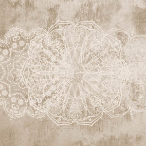 Carta da parati Un dettagliato e intricato motivo mandala in pizzo bianco su uno sfondo murale beige-marrone a effetto loft